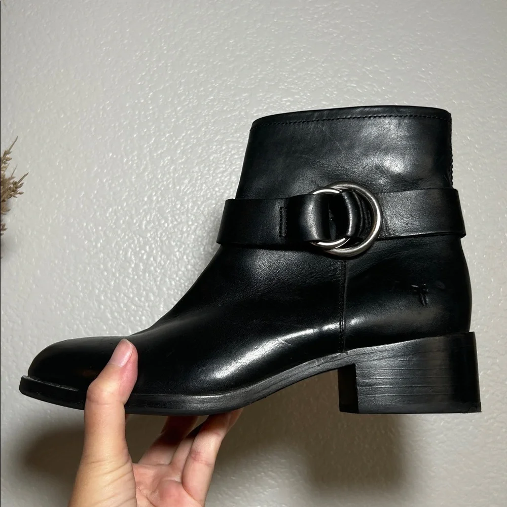 Frye Kristen Harness Short Boot Black Smooth Antique Pull Up 7 B MSRP $358